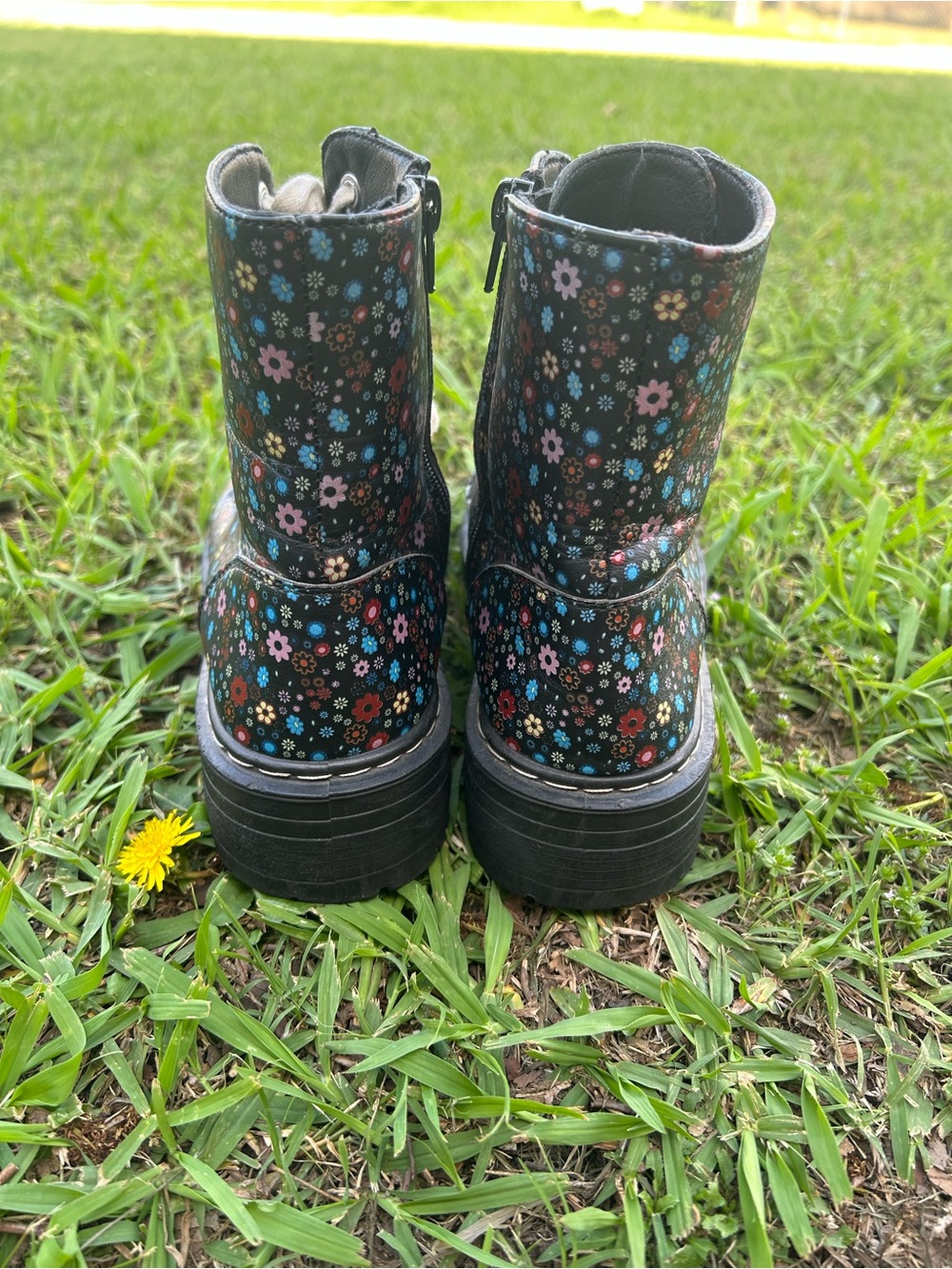 Cute & Edgy KAEDY Black Floral Lace-Up Side Zip Chunky Combat Boots Size 7.5 - Picture 4 of 6